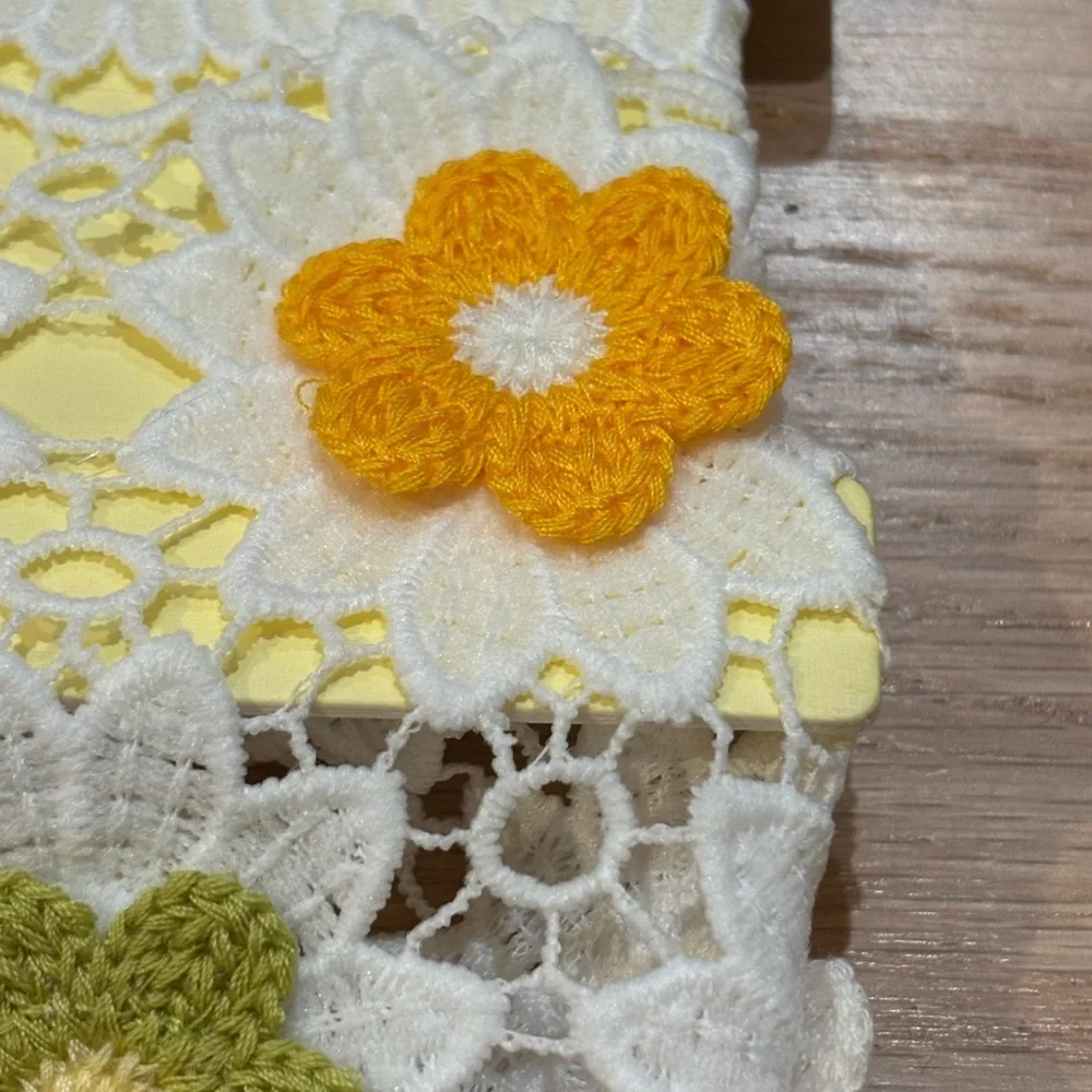 NWT Piper K Floral Lace and Crochet Daisy hair scarf